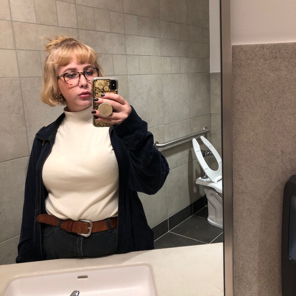 Meet your Posher, Hannah - Picture 3 of 7